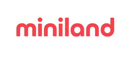 Miniland Logo Schriftzug in Rot auf weißem Hintergrund als Markenzeichen der Vielfaltspuppen