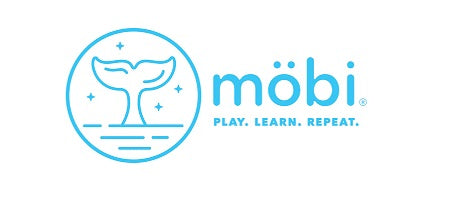Blaues Mobi Logo mit Walflosse und Slogan Play Learn Repeat für sensorische Kinderspielzeuge