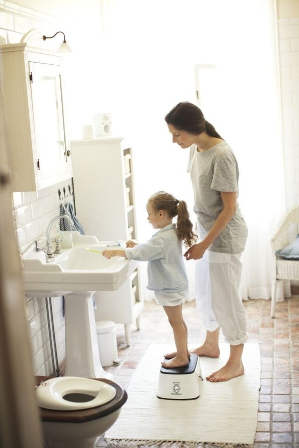 Toilettensitz – Weiß/Schwarz