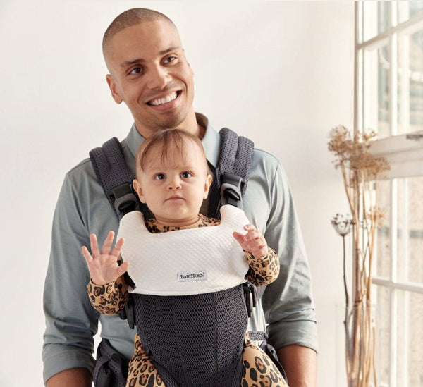 Lätzchen für Babytrage Harmony – weiß