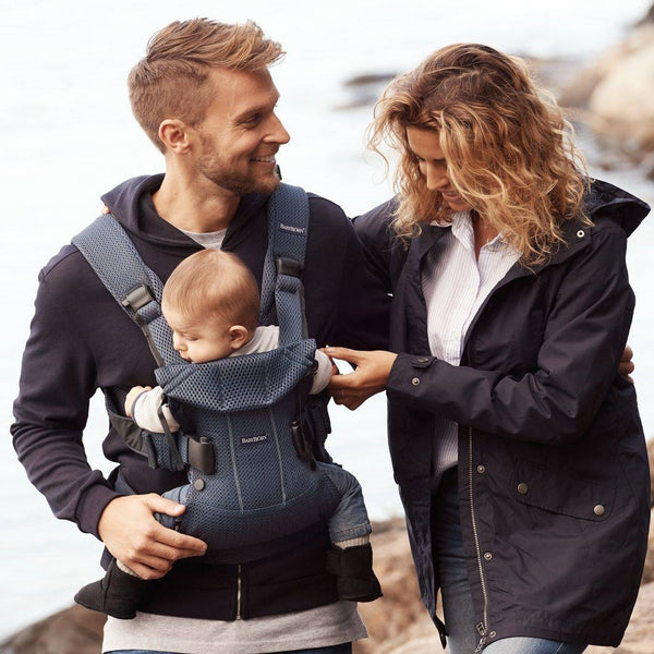 Babytrage ONE AIR – Marineblau + Lätzchen