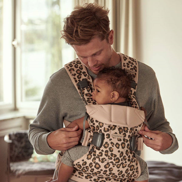 Babytrage ONE – Beige/Leopard