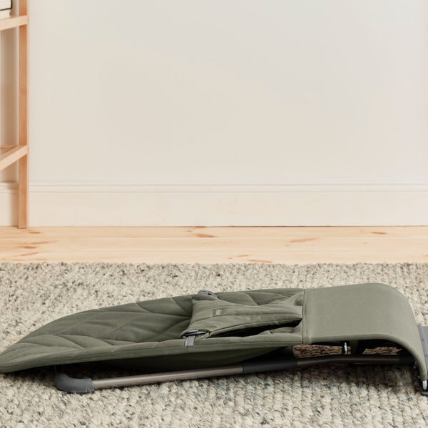 Babywippe BLISS WOVEN Petal Quilt – Dunkelgrün