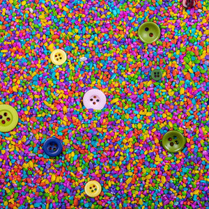 Beobachtungsflasche – Bunte Knöpfe - Tublu.de