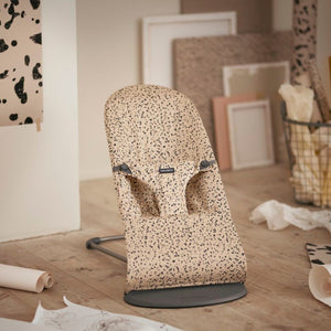 Babywippe BLISS WOVEN – Beige/Dunkelgrau bedruckt