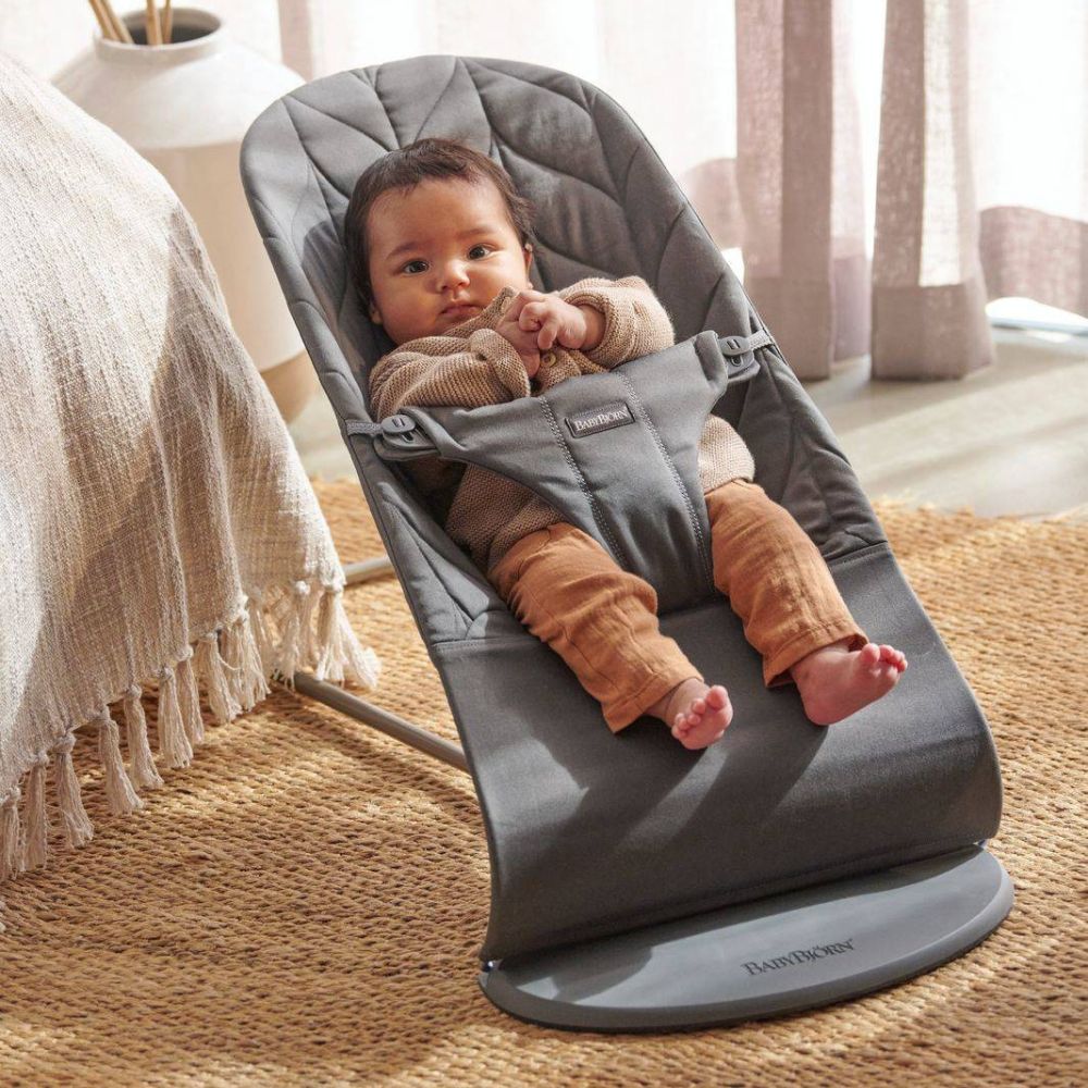 Babywippe BLISS WOVEN Petal Quilt – Anthrazit