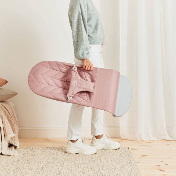 Babywippe BLISS WOVEN Petal Quilt – Altrosa