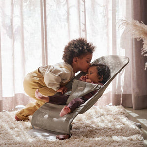 Babywippe BLISS MESH – Grau-Beige