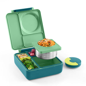 Lunchbox mit Thermoskanne OmieBox – Meadow grün mit getrennten Fächern und herausnehmbarem Thermobehälter mit Spaghetti