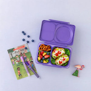 Lunchbox mit Thermosbehälter OmieBox Up – Galaxy Purple mit gesundem Snack und Früchten gefüllt