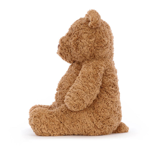 Brauner Plüschbär von Jellycat als Kuscheltier sitzend mit weichem Fell
