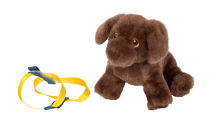 Labrador-Hund mit Tasche und Pflege-Set