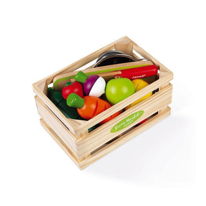 Holzkiste mit Obst und Gemüse zum Schneiden und 23 Zubehörteilen.