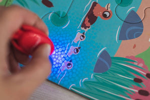 Leuchtendes Puzzle mit Mini-UV-Lampe – Wald 24 Teile 3+