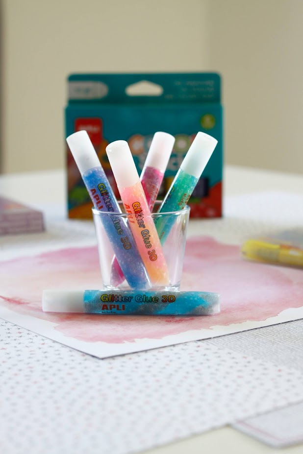 Dekorativer Glitzerkleber – 5 Metallic-Farben - Tublu.de