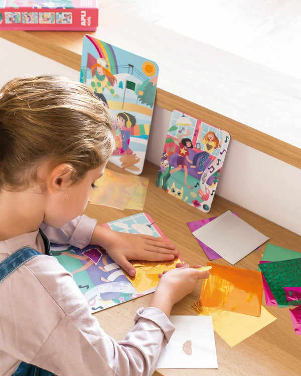 Kunstset mit Folienaufklebern – Mode
