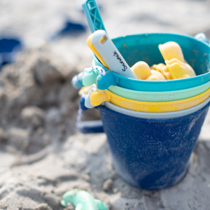 Zusammenklappbarer Eimer für Wasser und Sand – Marineblau - Tublu.de