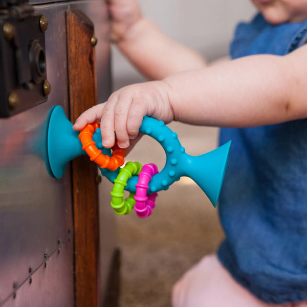 Rassel mit Saugnapf Pip Squigz Loops – Bobo Blue - Tublu.de