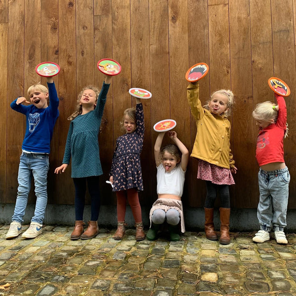 Geschicklichkeitsspiel – Schläger werfen und fangen Tiger