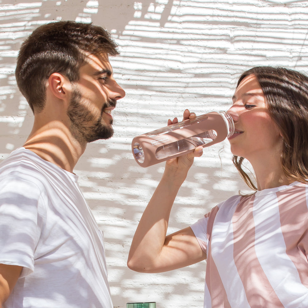 Glasflasche mit Schraubverschluss 600 ml – Pink