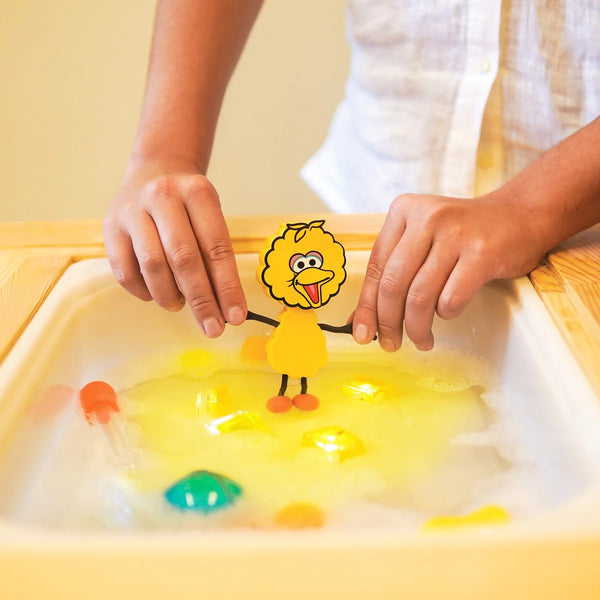 Badefigur Großer Vogel – Set mit zwei sensorischen Würfeln, die im Wasser leuchten