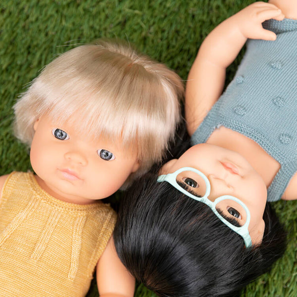 Puppe Mädchen Colourful Edition Doll – Asiatin mit Brille 38 cm