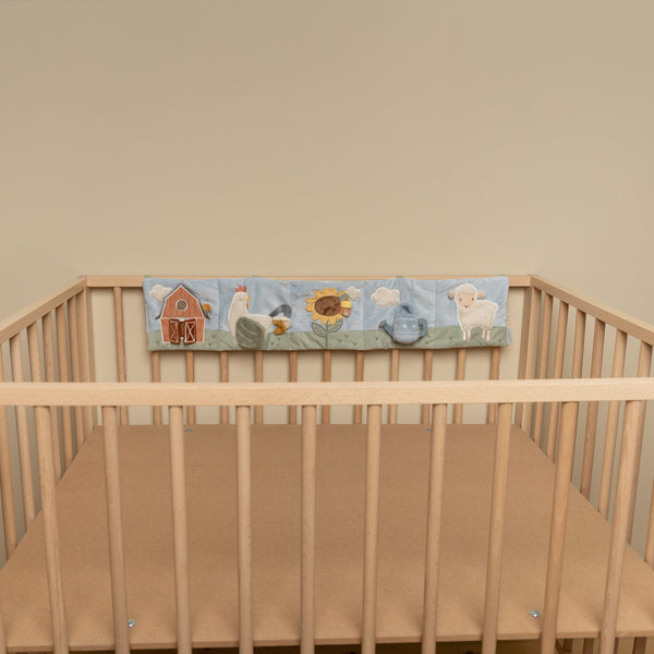 Sensorischer Anhänger für das Kinderbett – Little Farm - Tublu.de
