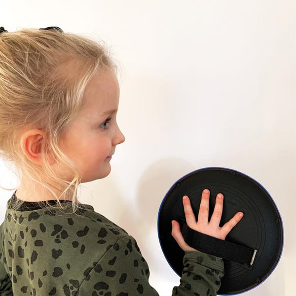 Geschicklichkeitsspiel – Schläger werfen und fangen Tiger