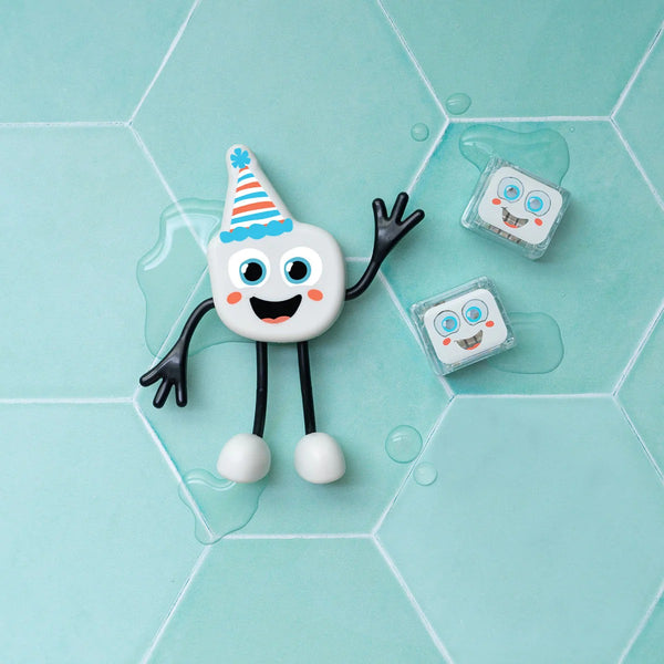 Badefigur Party Pal – Set mit zwei im Wasser leuchtenden Sensorikwürfeln