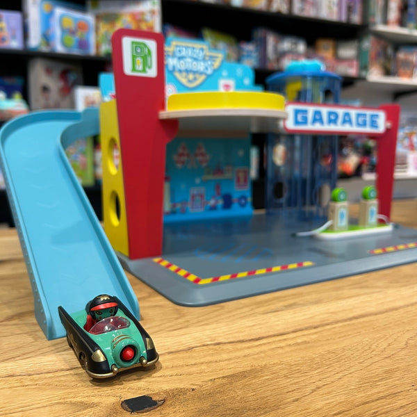 Holzgarage – Crazy Motors