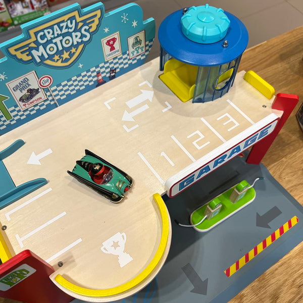 Holzgarage – Crazy Motors