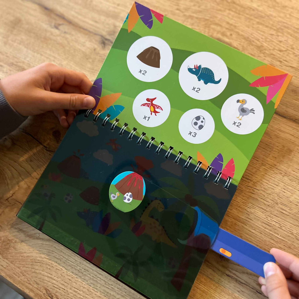 Buch mit magischer Taschenlampe – Dinosaurier
