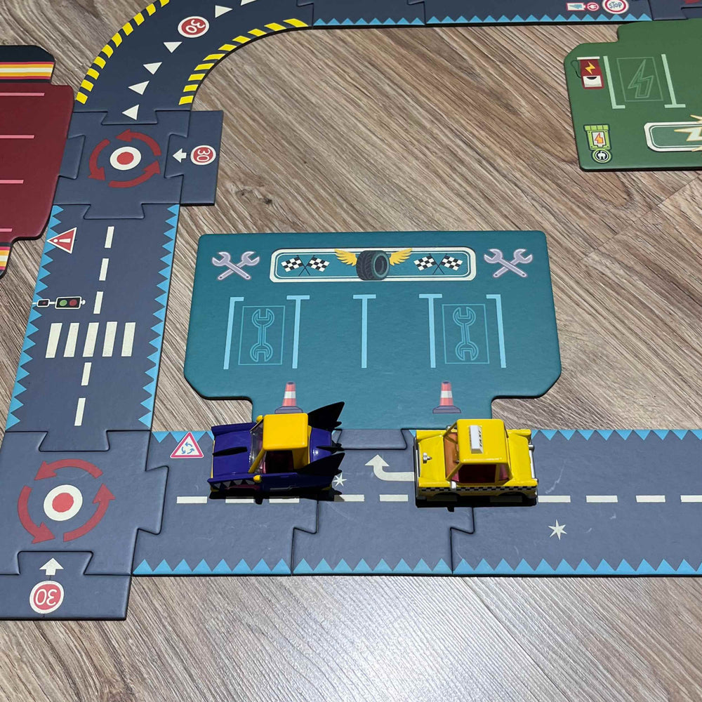 Kartonpuzzle Crazy Motors – Die Straße