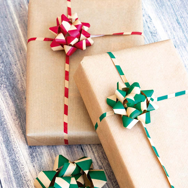 Weihnachtsrosetten und Dekoband – Grün