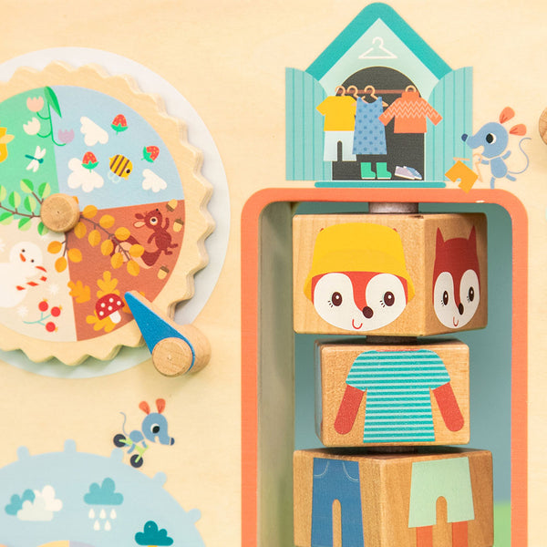 Holz-Manipulationstafel Koffer – „Kleidung für jedes Wetter“ Füchsin Alice