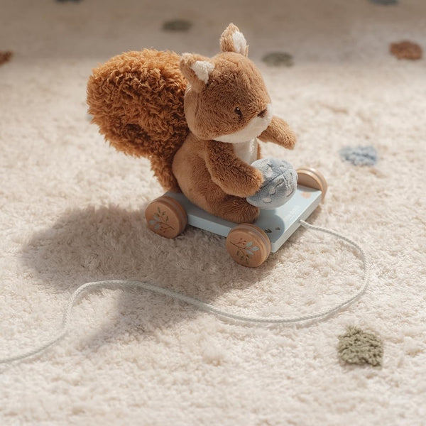 Eichhörnchen mit Rollen zum Ziehen – Forest Friends