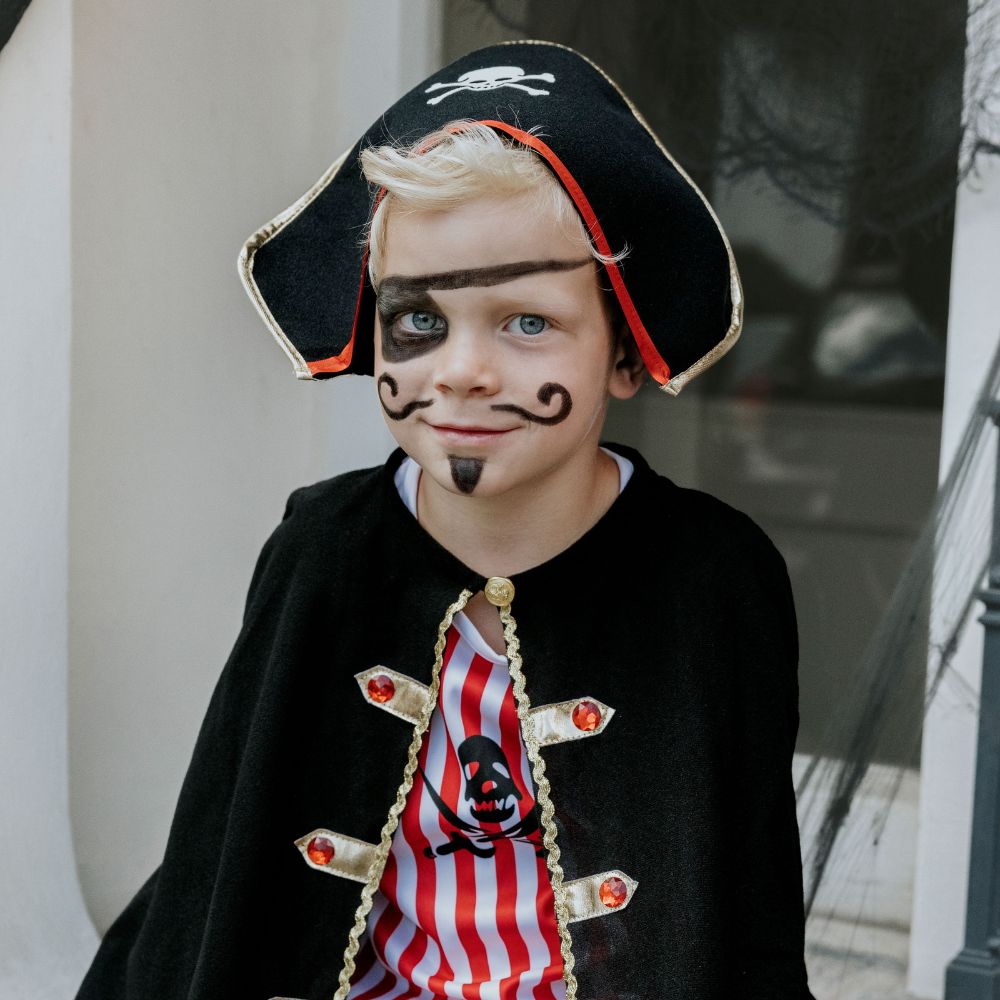 Pirat-Kostüm mit Umhang  – Größe 116–128 cm (5–8 Jahre)