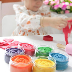 Natürliche Knete in Gläsern – Set mit 6 Glitzerfarben - Tublu.de