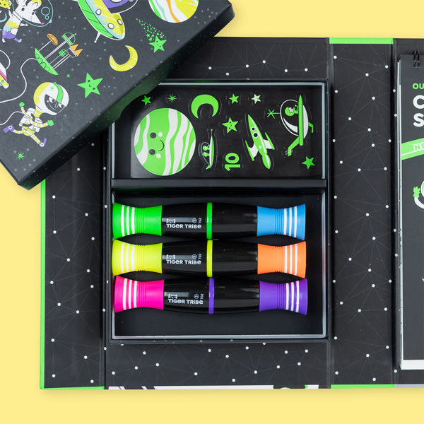 Neon-Malbuch-Set – Weltraum - Tublu.de