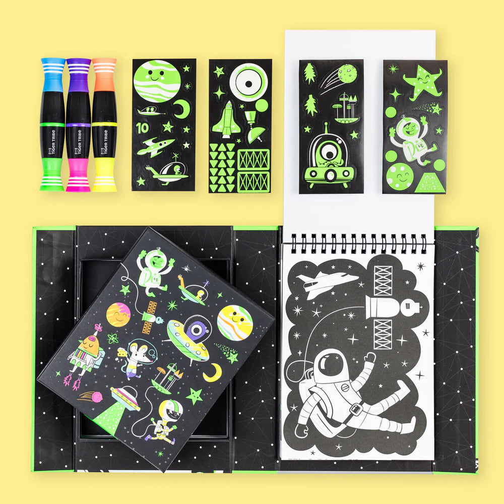 Neon-Malbuch-Set – Weltraum - Tublu.de