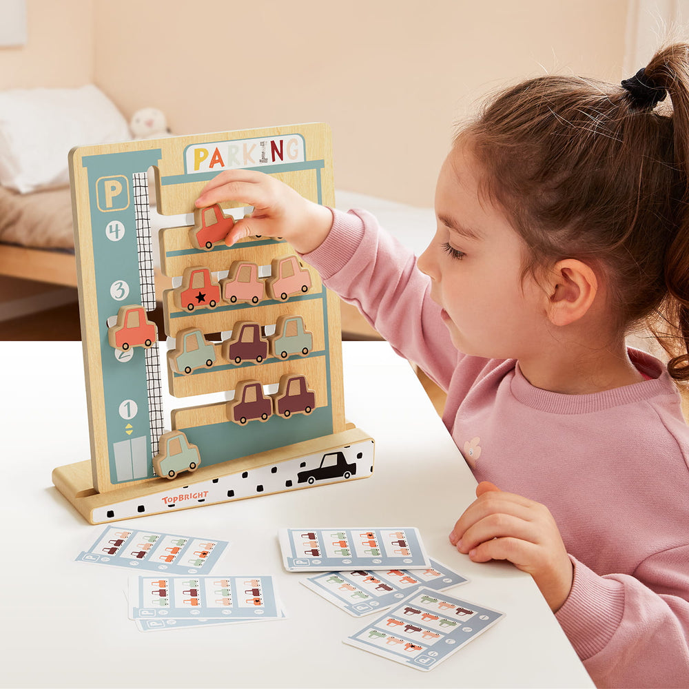 Logisches Puzzlespiel für Kinder – Parkplatz