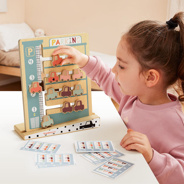 Logisches Puzzlespiel für Kinder – Parkplatz