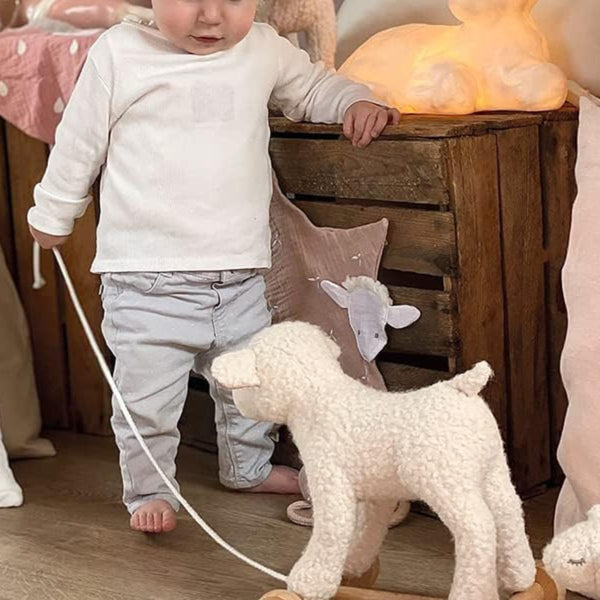 Mary das Wollschaf Kuscheltier zum Ziehen