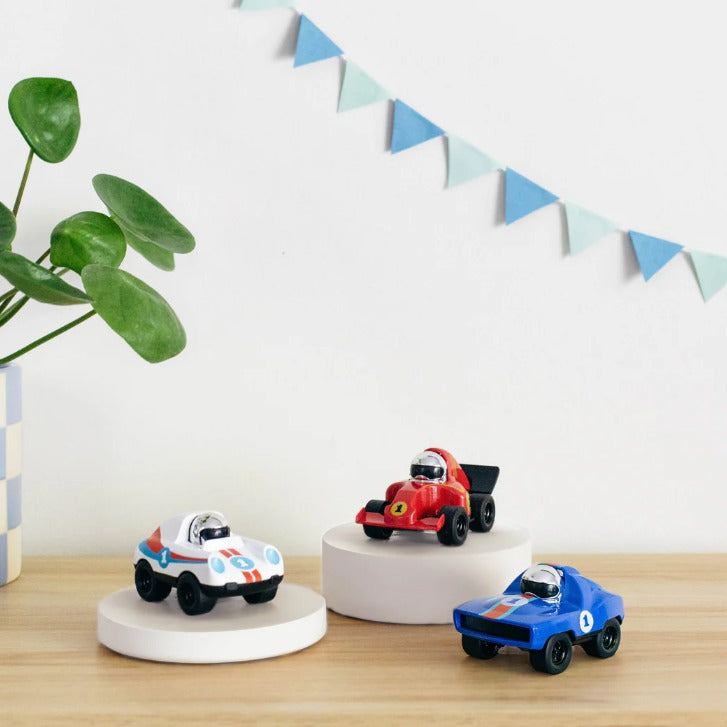 Rennwagen mit Antrieb – Blau