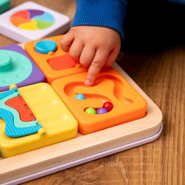 Set mit 1 sensorischen Quadraten mit Spielsteinen von PlayTab - Tublu.de