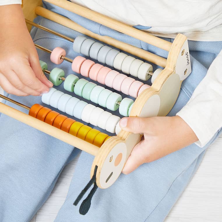 Holz-Abakus Raupe – Sweet Cocoon 18m+