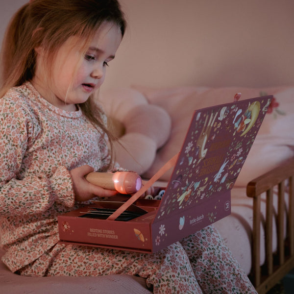Latarka projektor z bajkami Little Dutch - Róż - Tublu.de