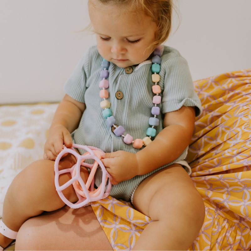 Sensorik-Set: Ball & Beißring 2-in-1 – Bubblegum & Peach