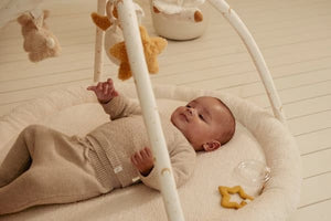 Aktivierungsmatte mit Bügel – Newborn Naturals