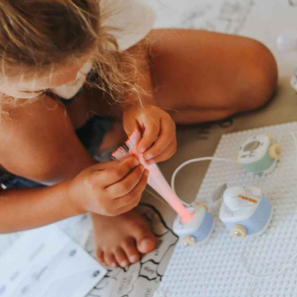 Zestaw konstrukcyjny elektryczność Kidywolf - Ekspert 18 el.